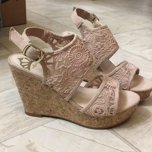 🌸🌸Fergalicious Karma Pink Lace Wedge NEW!!🌸🌸